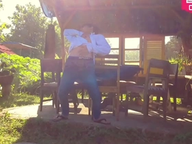 A solo boy’s adventure at the Beauty Garden in this Hansel Thio video.