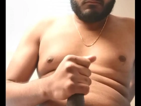 Young Indian woman masturbates quickly