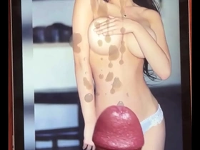 Lynn Chu gives a facial in this video.